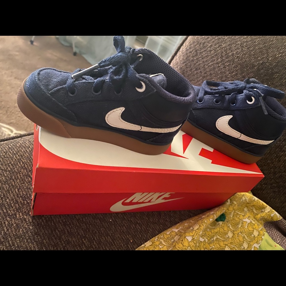 Nike Capri 3 Mid 6c